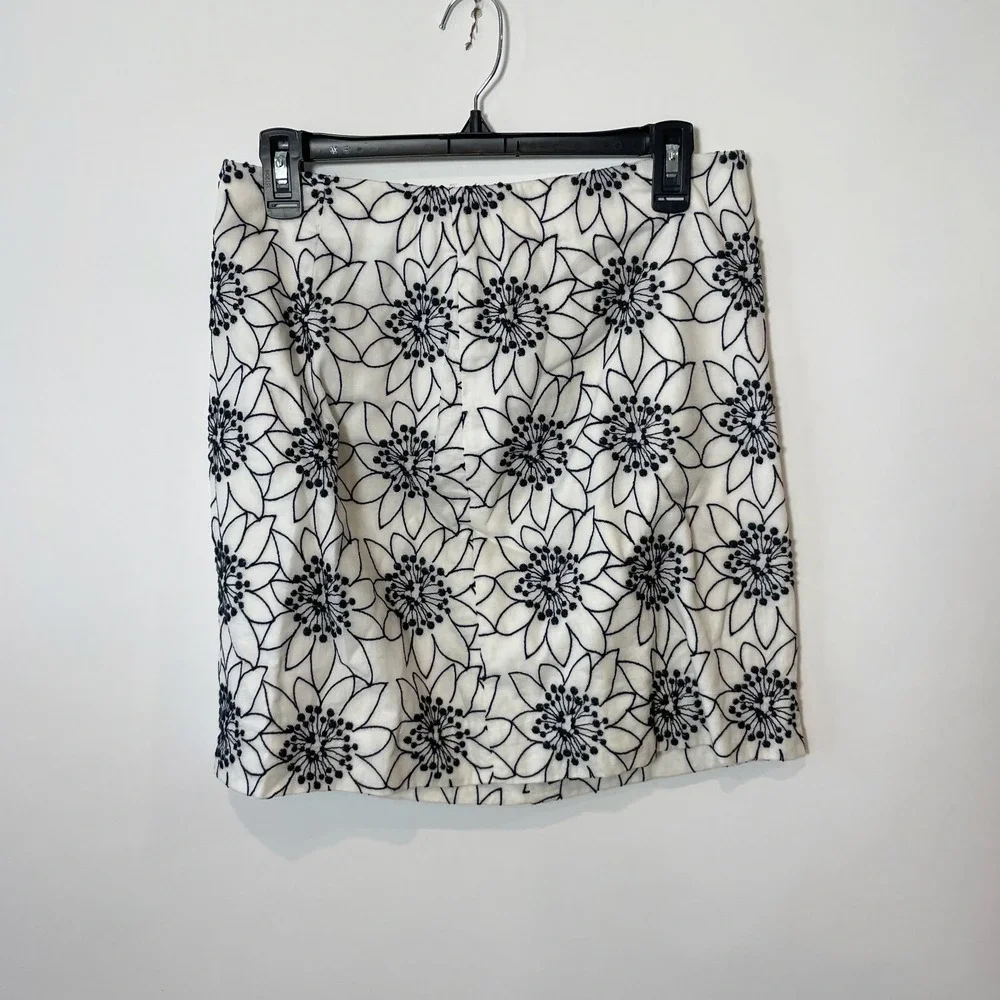 J.CREW Floral Mini Skirt Womens Size 6 Navy Blue Embroidered Elastic Waist G8559